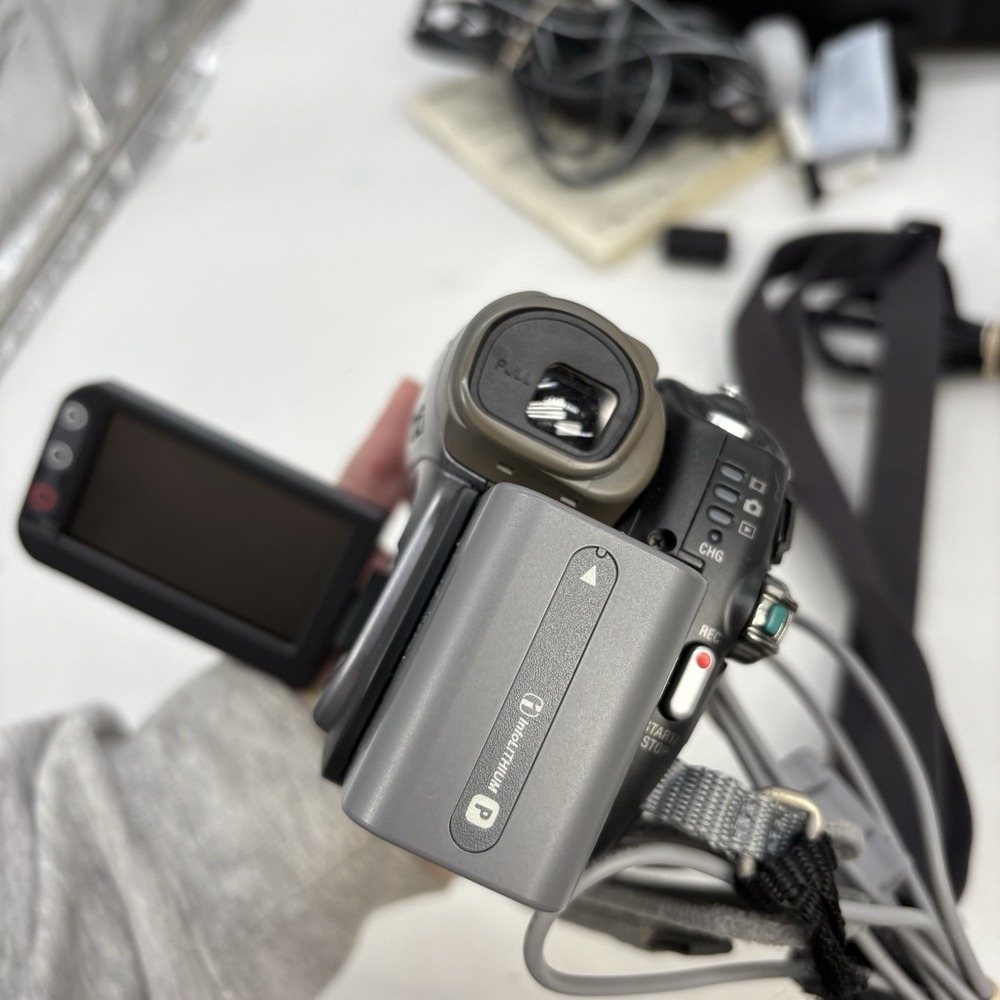 Sony DCR-HC90 NTSC Wide LCD Handycam Bundle Untested - Picture 6 of 14